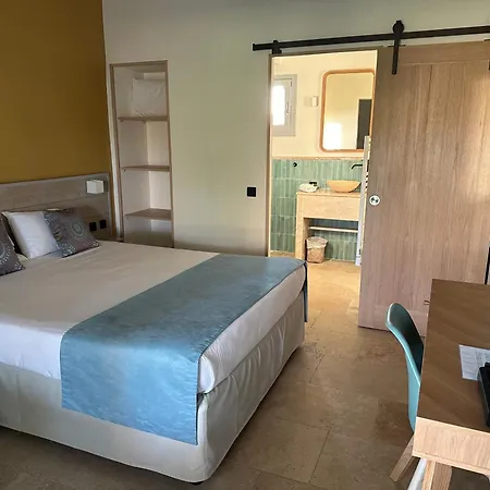 Hotel Mas Des Barres 3*